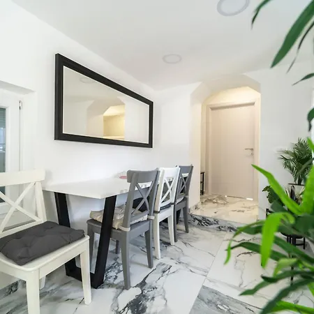 The Crown Of Borelli - Grand Penthouse In Old Town *